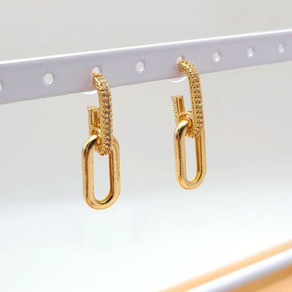 Link Earrings. Gold tone. Rhinestones, pierced - Picture 4 of 5